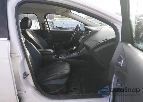 2014 Ford Focus Titanium из США, поврежденный, VIN 1FADP3J20EL193180